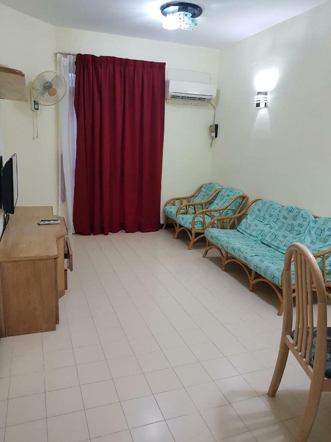 Home Stay Bayu Emas Appartment, Batu Feringgi Dış mekan fotoğraf