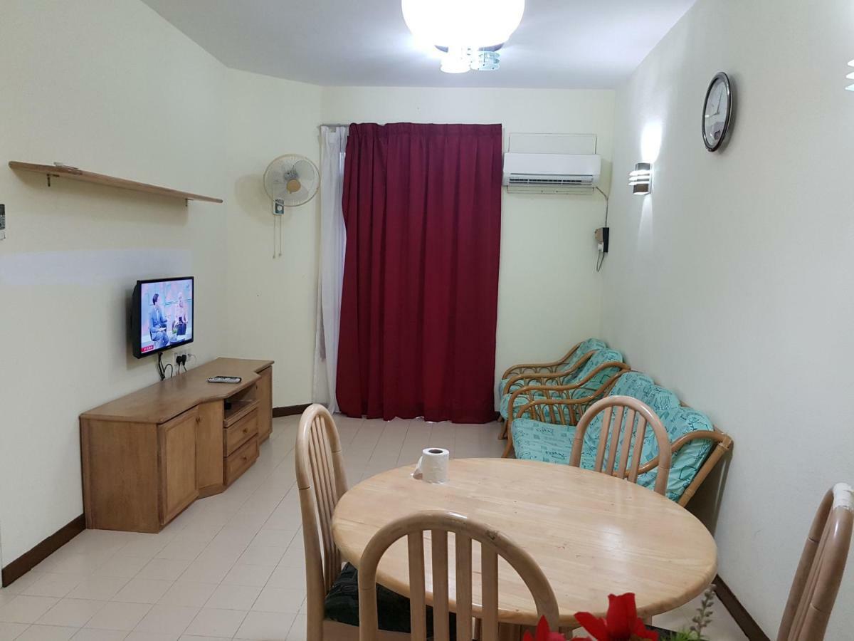 Home Stay Bayu Emas Appartment, Batu Feringgi Dış mekan fotoğraf