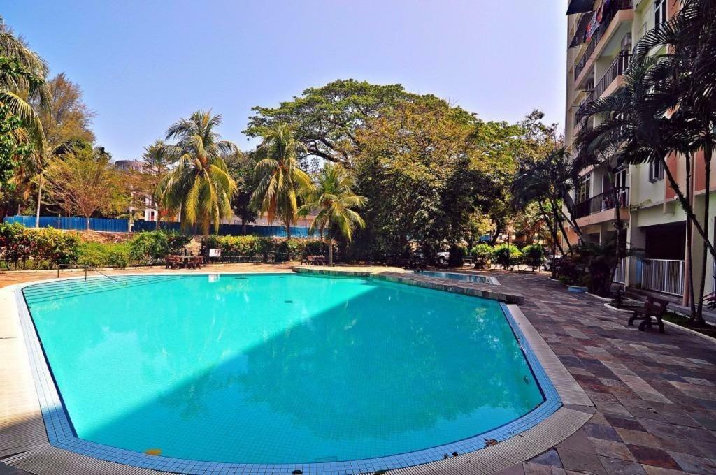 Home Stay Bayu Emas Appartment, Batu Feringgi Dış mekan fotoğraf