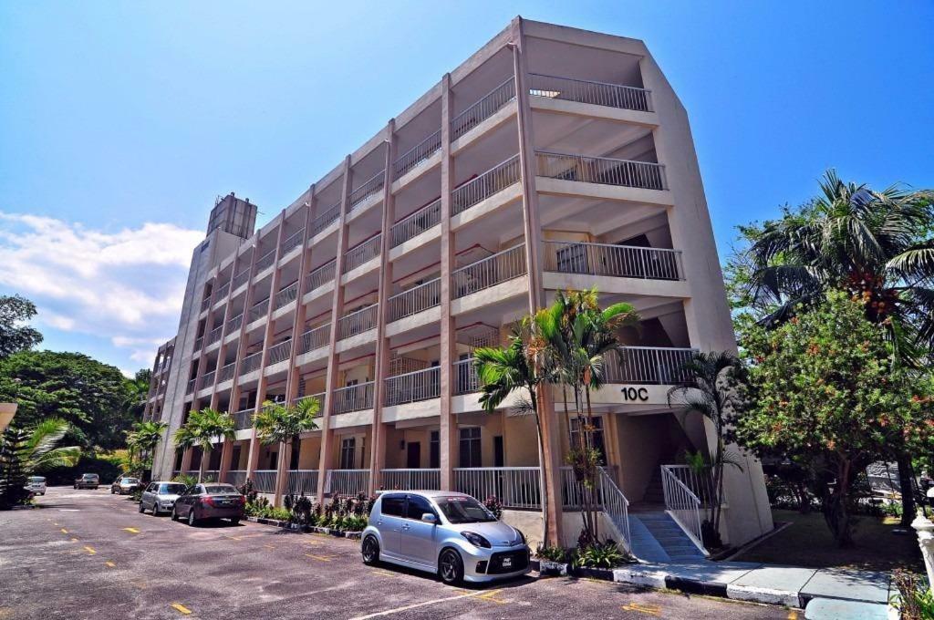 Home Stay Bayu Emas Appartment, Batu Feringgi Dış mekan fotoğraf