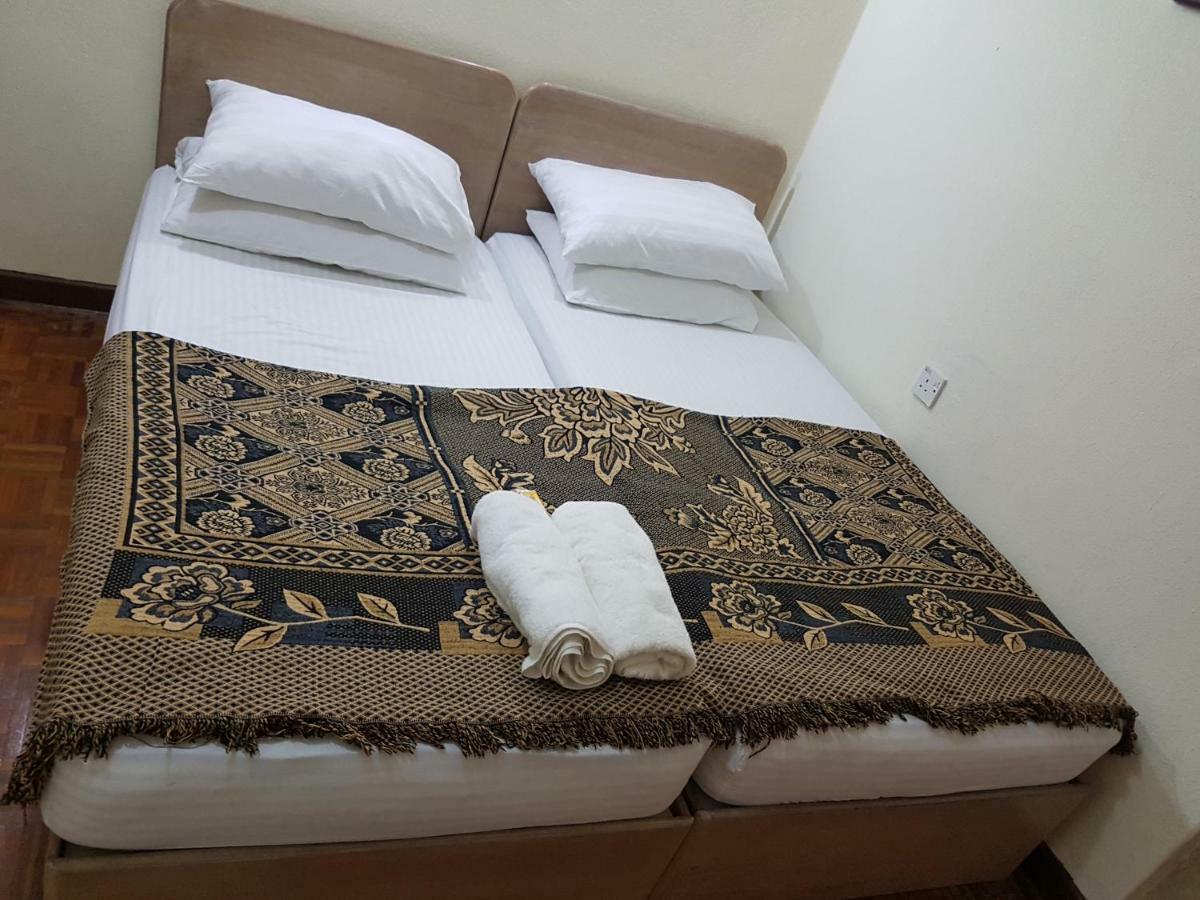 Home Stay Bayu Emas Appartment, Batu Feringgi Dış mekan fotoğraf